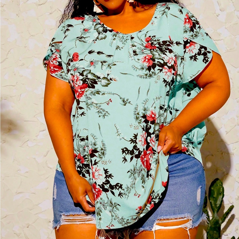 Shein Curve+ actual plus size 24/26 pretty blouse BNWT